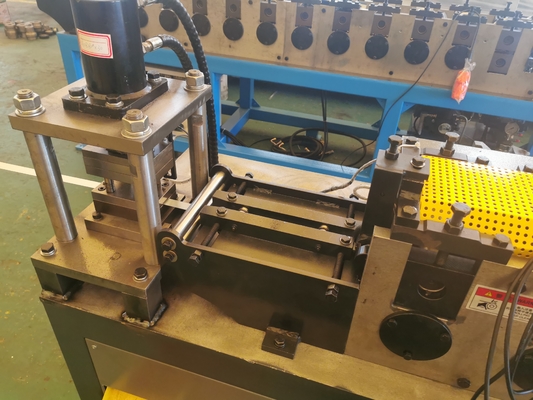 Macchina per la chiusura dell'anello di chiusura per la chiusura del tamburo